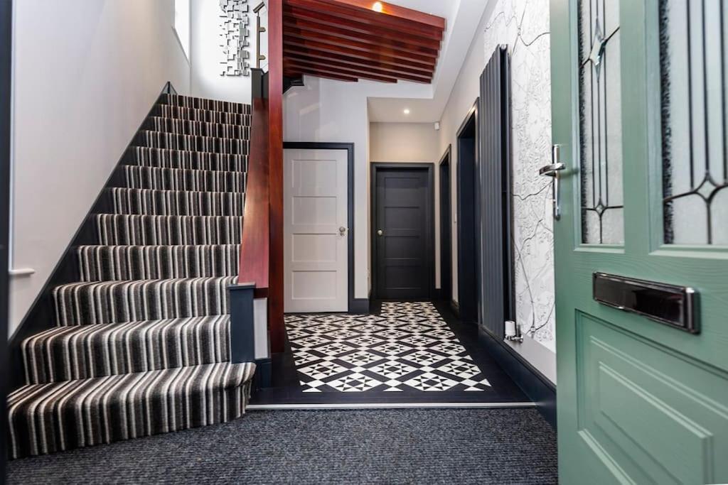 Bootique House - Luxury Group Accommodation In 웨이크필드 외부 사진