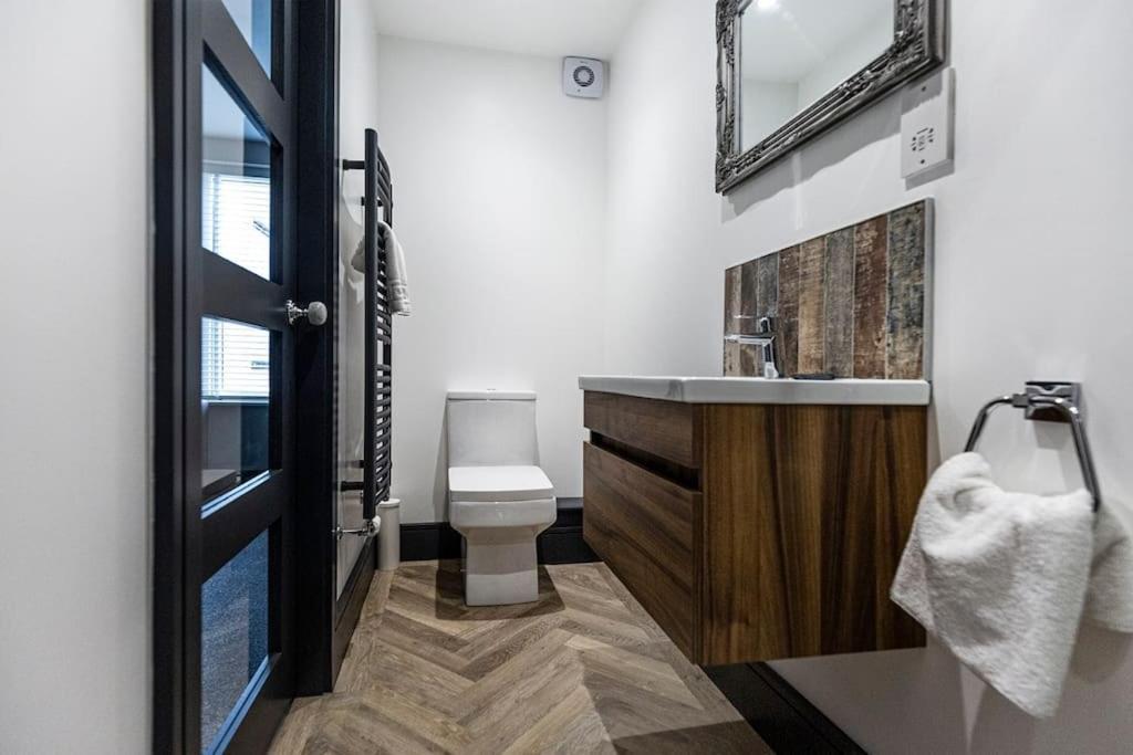 Bootique House - Luxury Group Accommodation In 웨이크필드 외부 사진