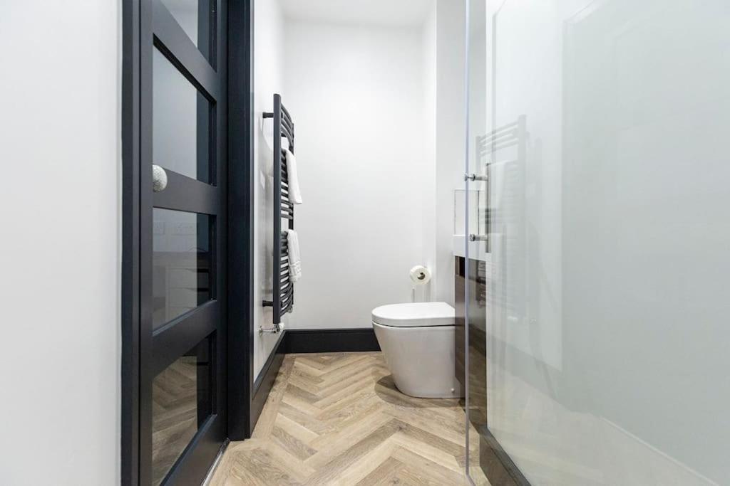 Bootique House - Luxury Group Accommodation In 웨이크필드 외부 사진